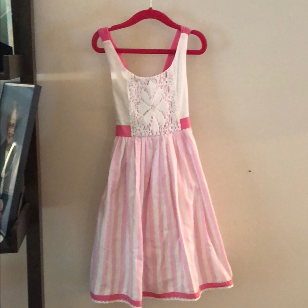 NWT Size 7 Well Dressed Wolf Surprise Monaco